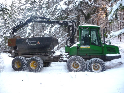 John Deere 810 2005